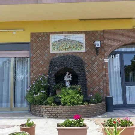 Grotta Del Monaco Bed & Breakfast Pedara